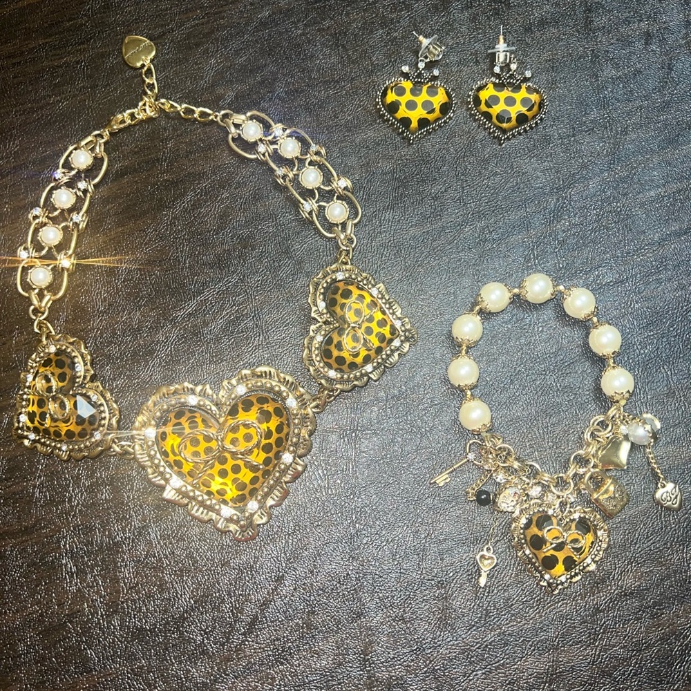 Betsey Johnson Vintage Heart Jewelry Set Necklace, Earrings and bracelet